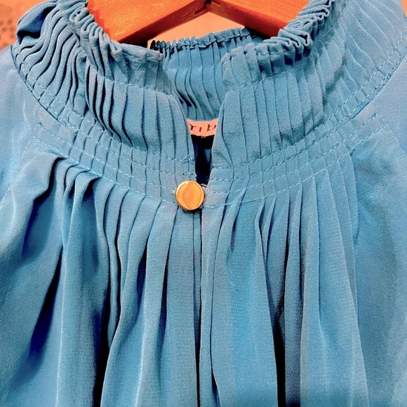 Tibi Arielle 100% silk sleeveless top. - Picture 7 of 13